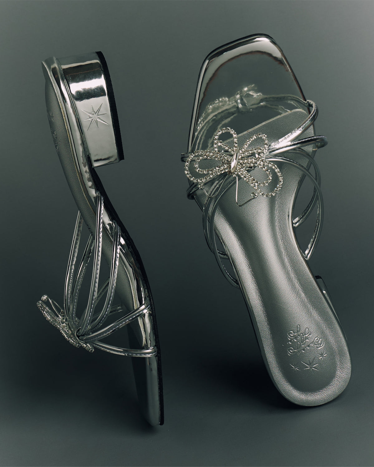 [Pre-Order] Missing Slipper Collection - Magic Mirror